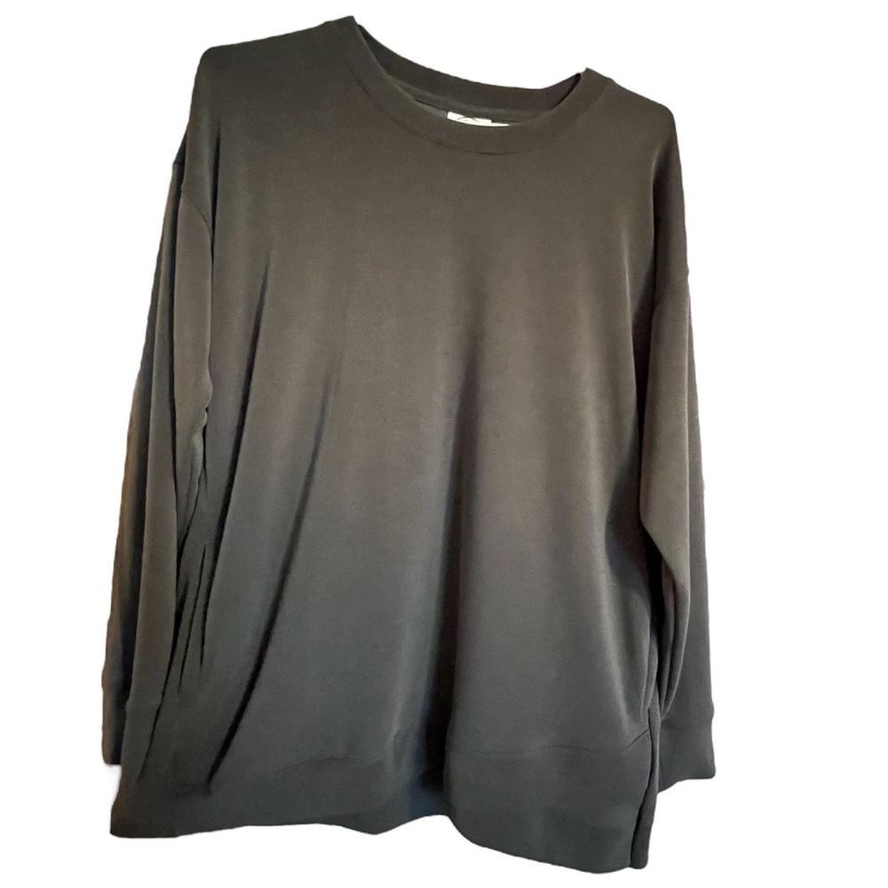 *Like new* Large, Oversized long sleeve sweater from COSTCO. Army green/gray.